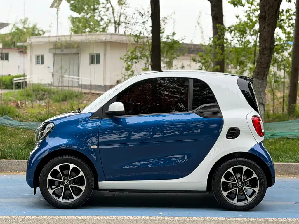 smart Fortwo 2017 — фото 3