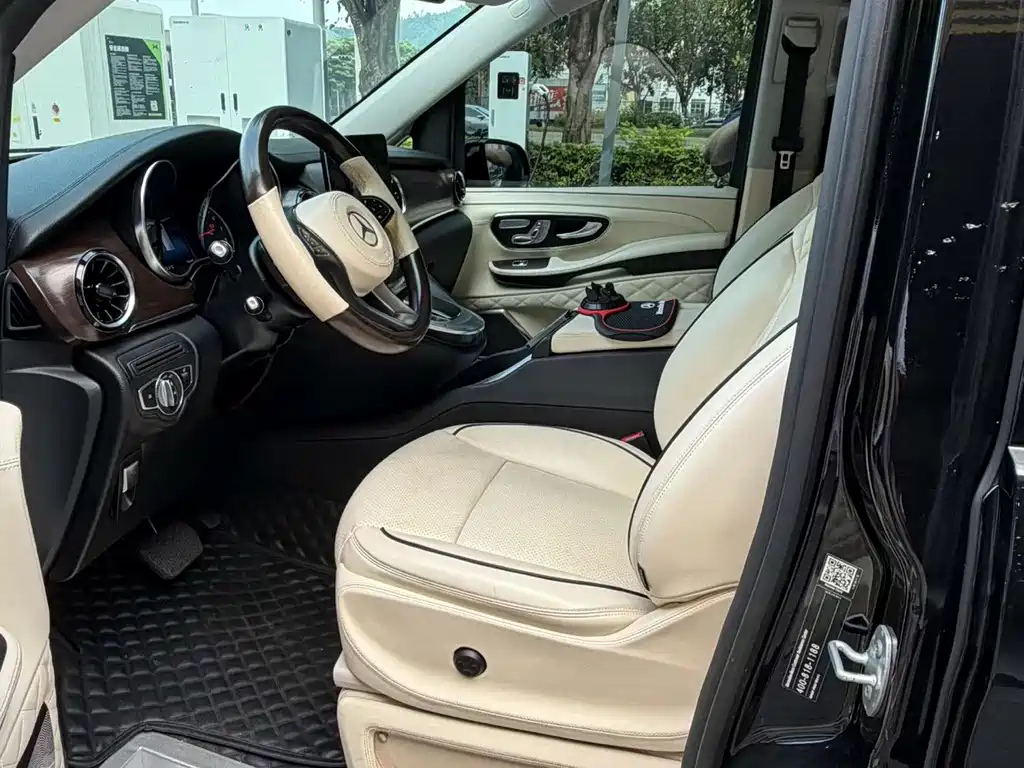 Mercedes-Benz V-Class 2022 — фото 4