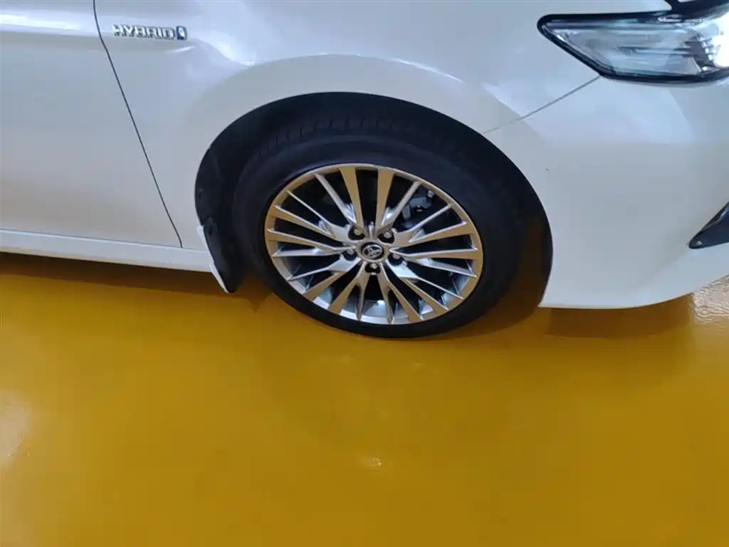 Toyota Camry 2018 — фото 14