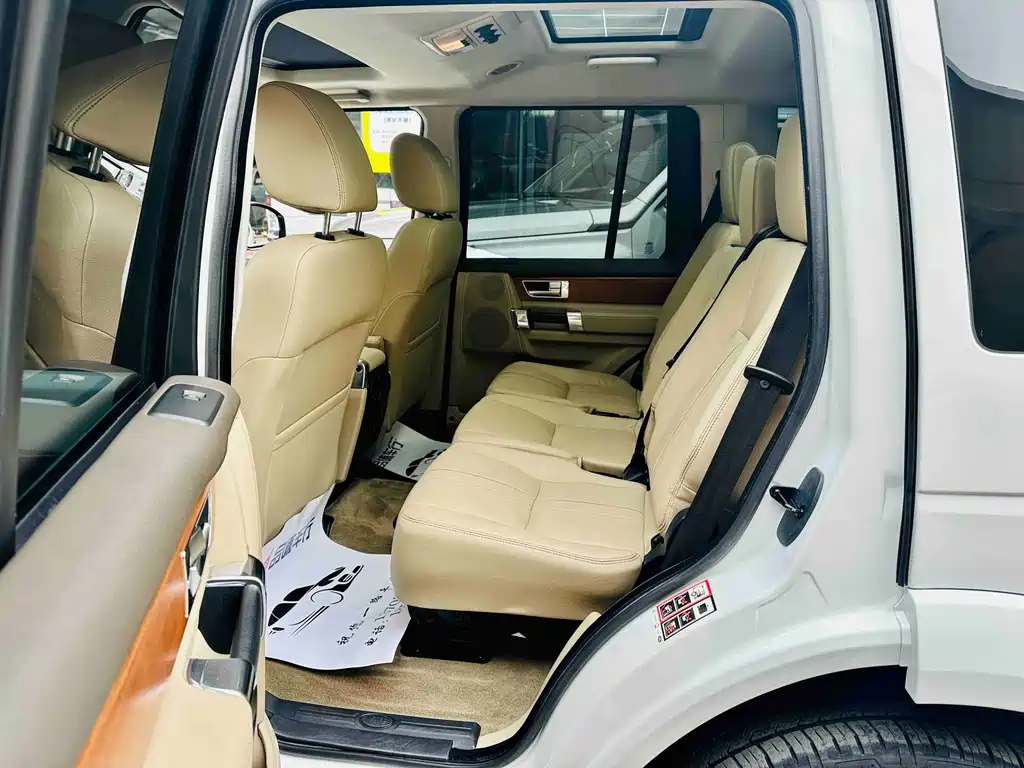 Land Rover Discovery 2015 — фото 8
