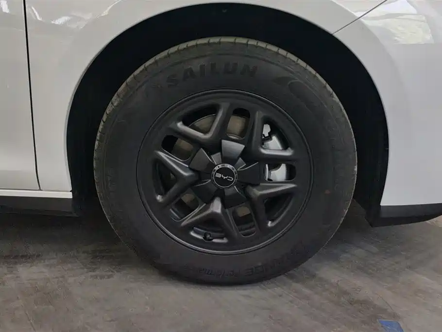 BYD Seal 05 DM-i 2025 — фото 6