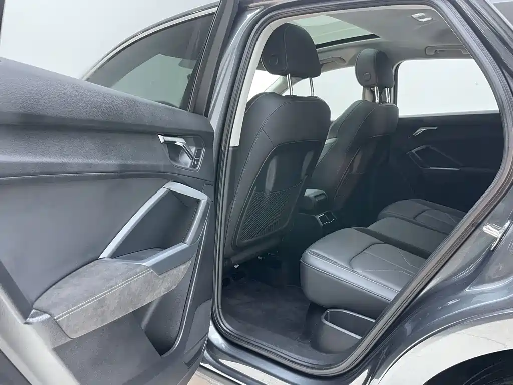 Audi Q3 Sportback 2022 — фото 16