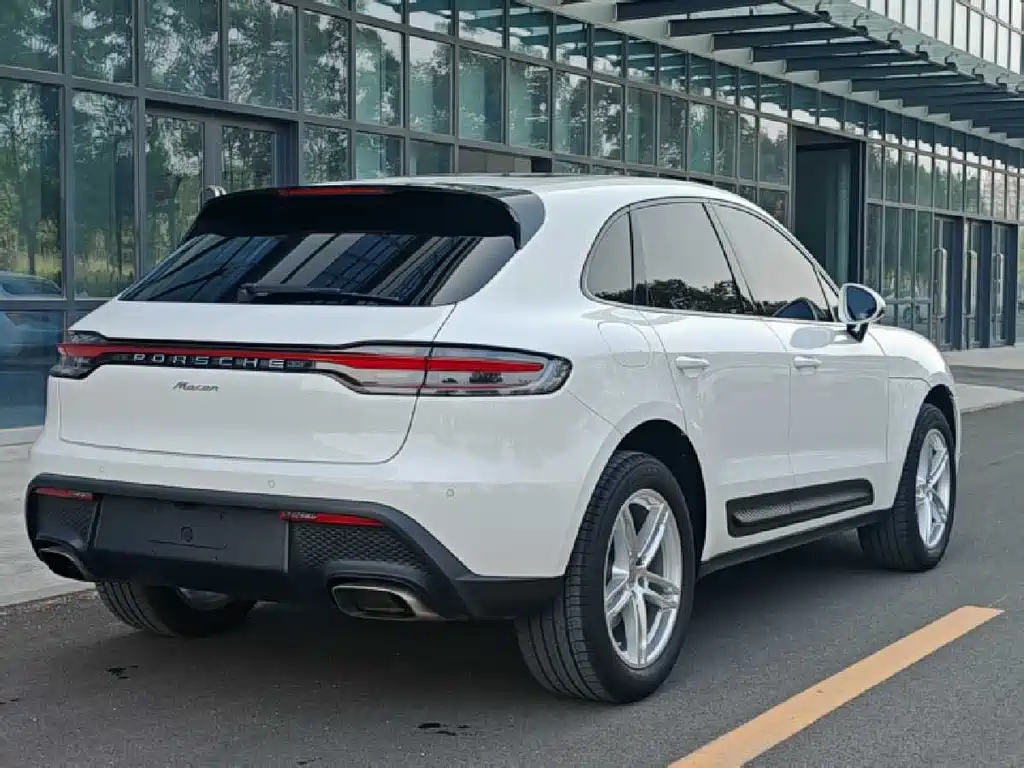 Porsche Macan 2023 — фото 7