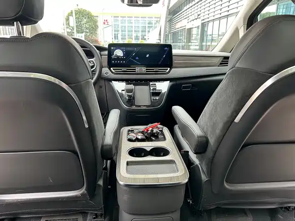 Hongqi HQ9 PHEV 2024