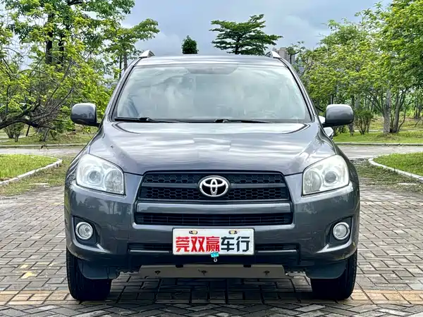 Toyota RAV4 2011