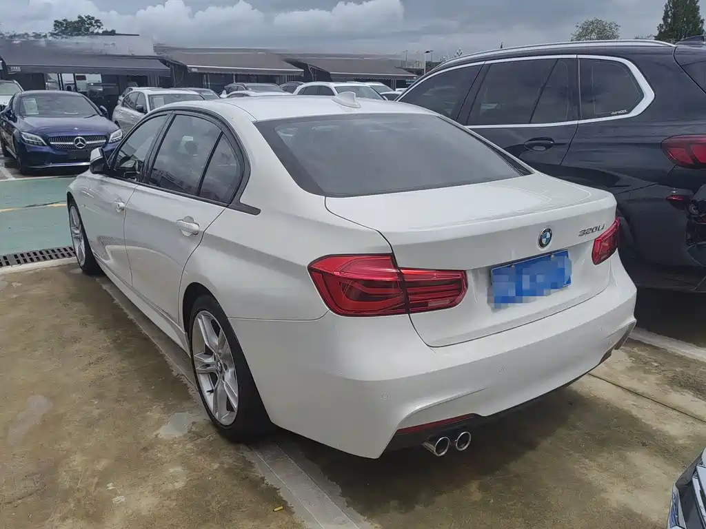 BMW 3 Series 2017 — фото 11