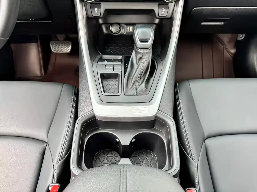 Toyota Wildlander 2023 — фото 27