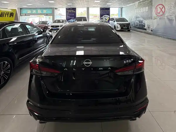 Nissan Teana 2022