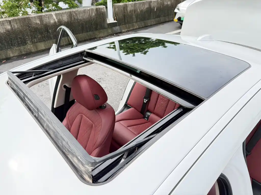 BMW 3 Series 2023 — фото 15