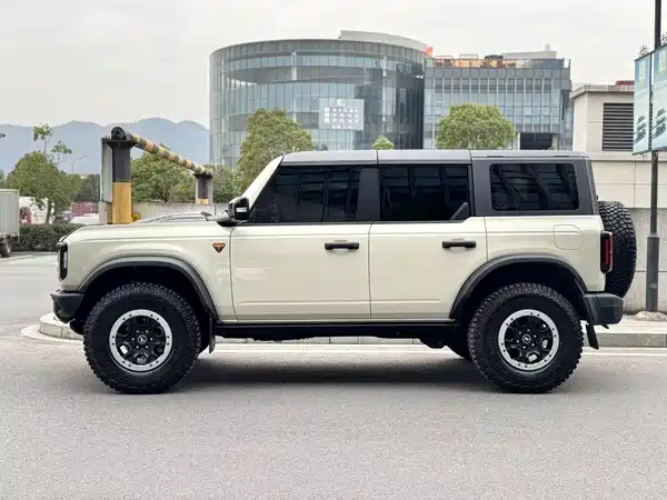 Ford Bronco 2024