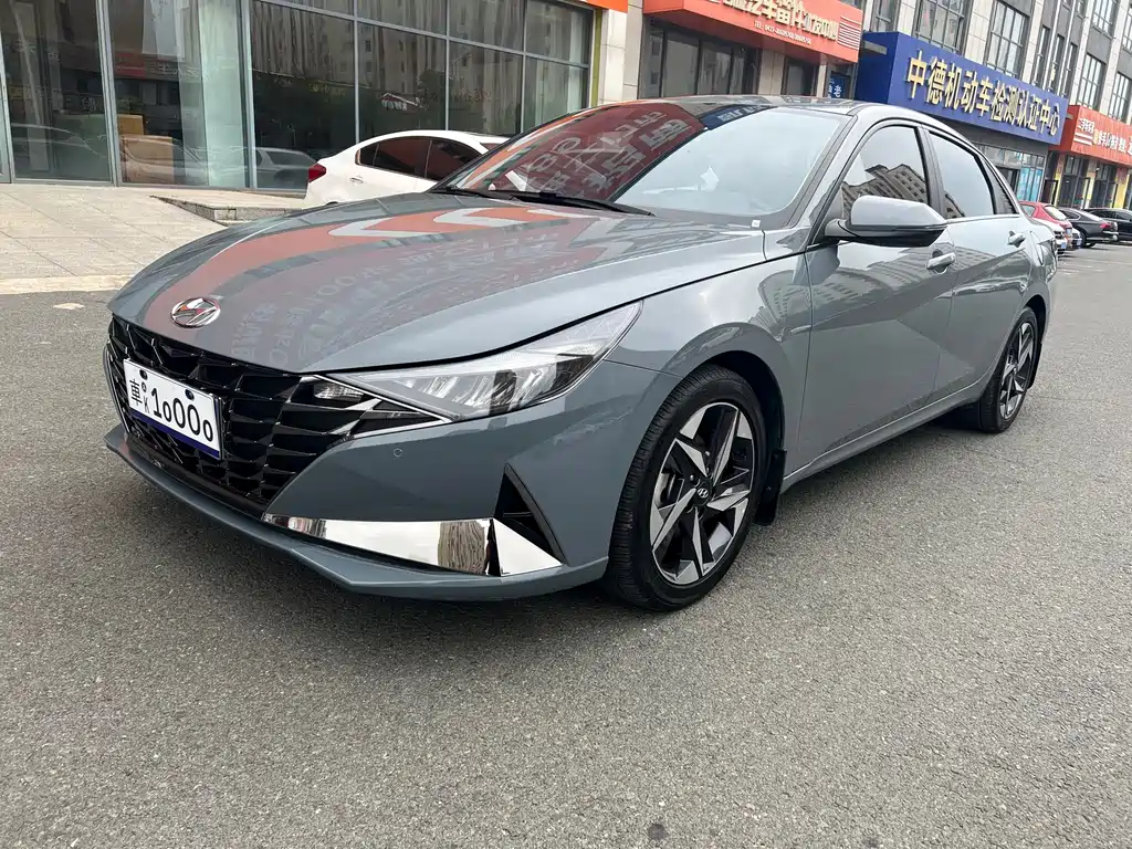 Hyundai Elantra 2022
