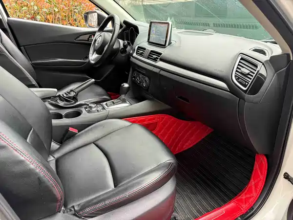 Mazda 3 Axela 2016