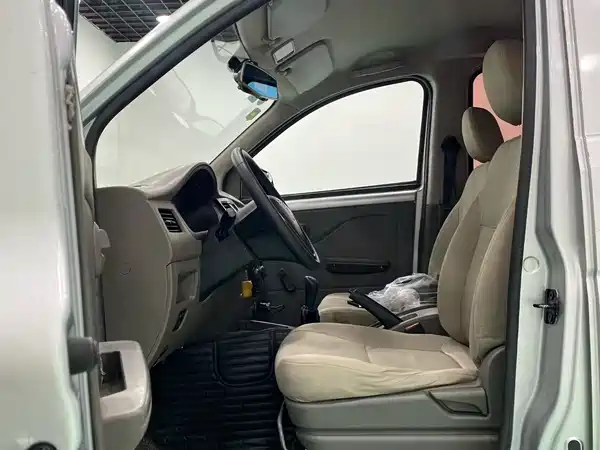 Wuling Rongguang V 2016
