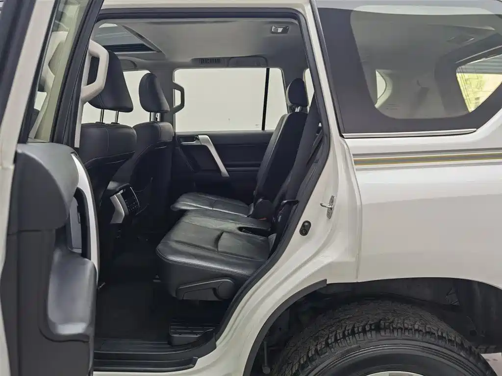 Toyota Prado 2019 — фото 15