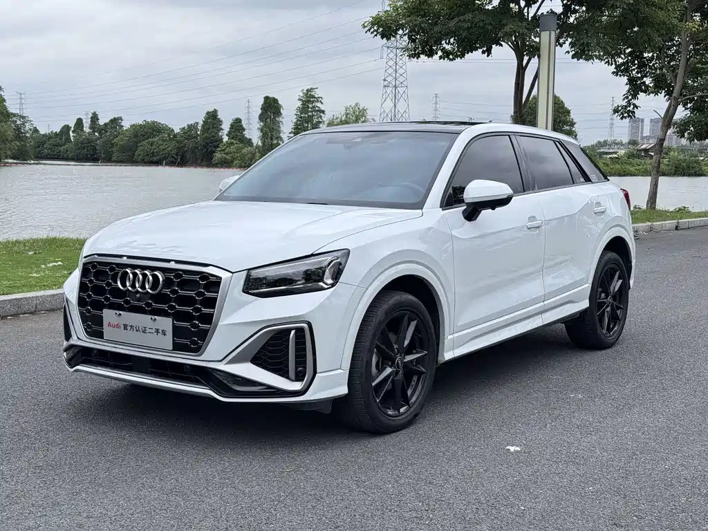 Audi Q2L 2023 — фото 1