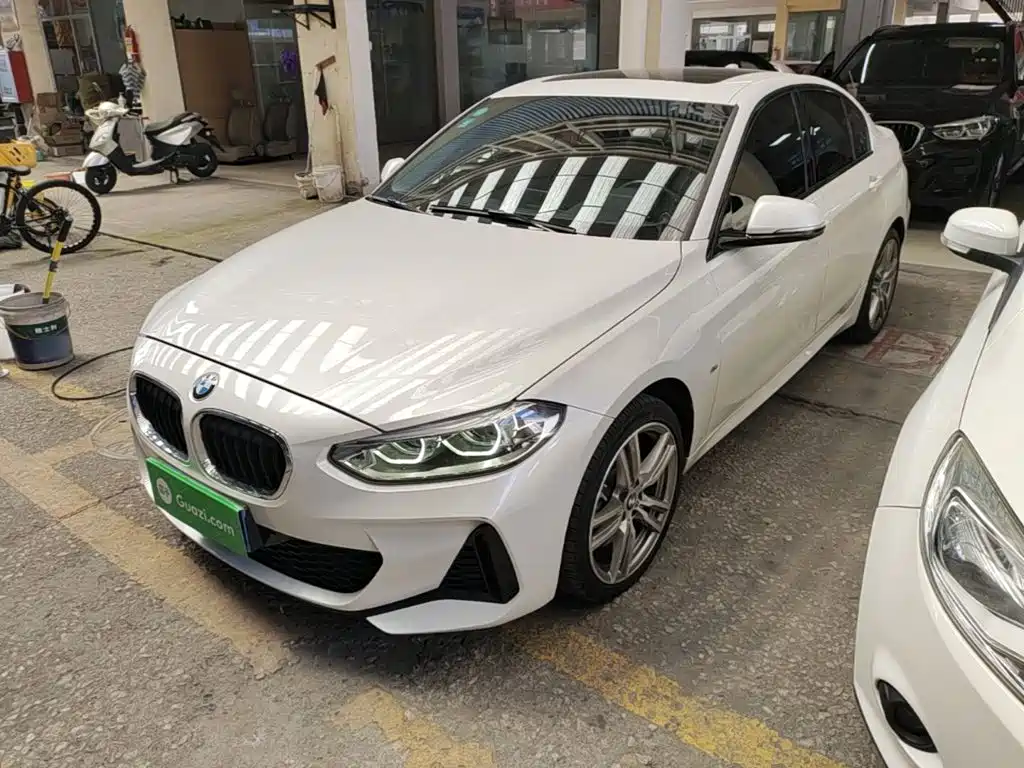 BMW 1 Series 2020 — фото 1
