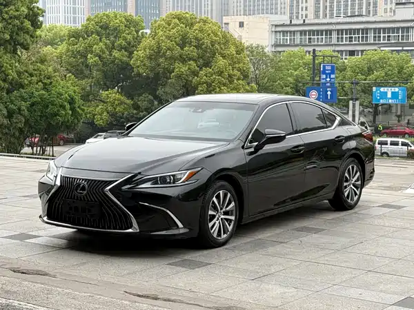 Lexus ES 2018