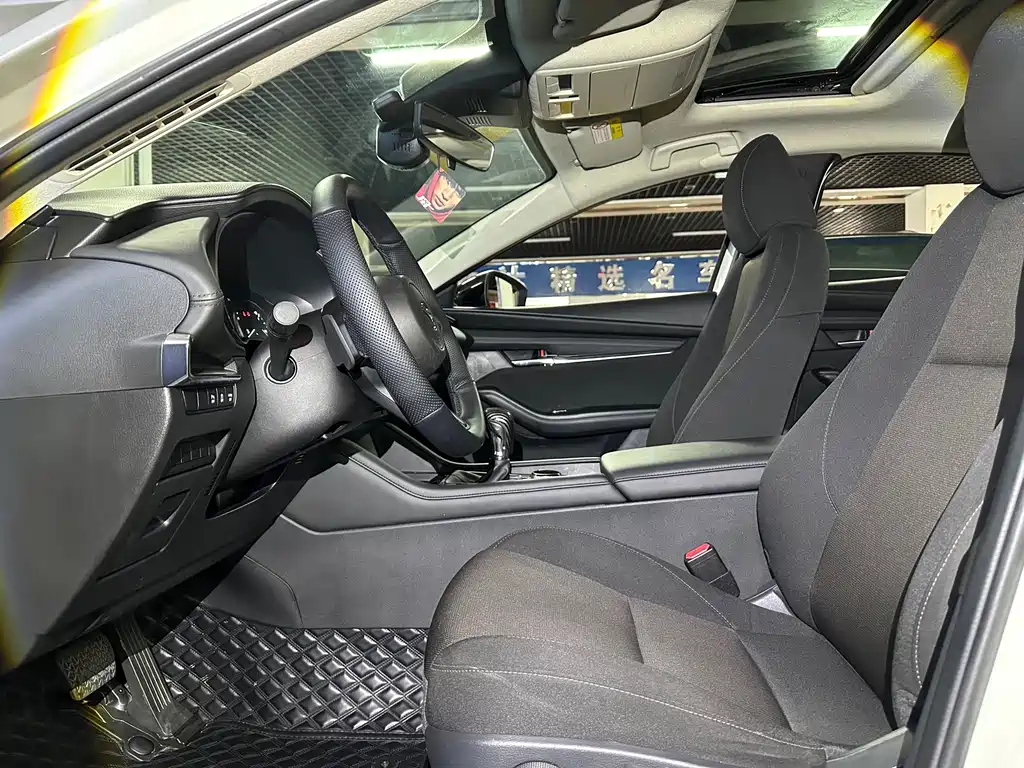 Mazda 3 Axela 2023