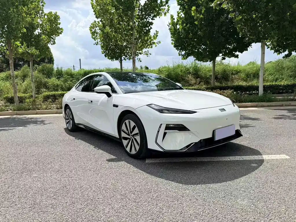 Geely Galaxy E8 2024 — фото 1