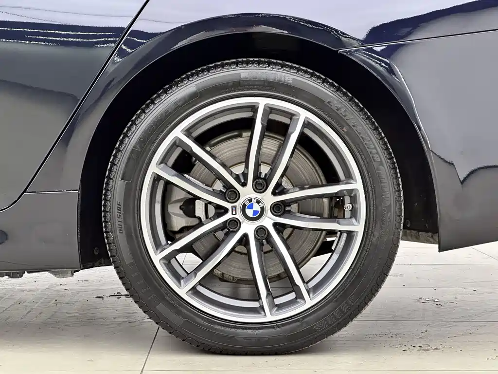 BMW 5 Series New Energy 2021 — фото 10