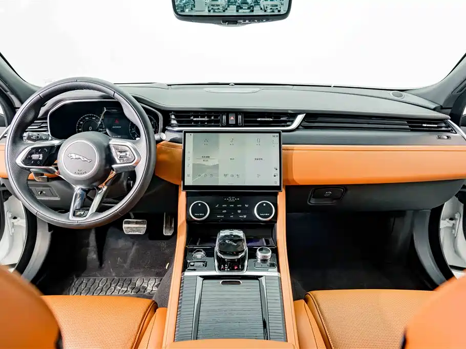 Jaguar XFL 2024 — фото 13