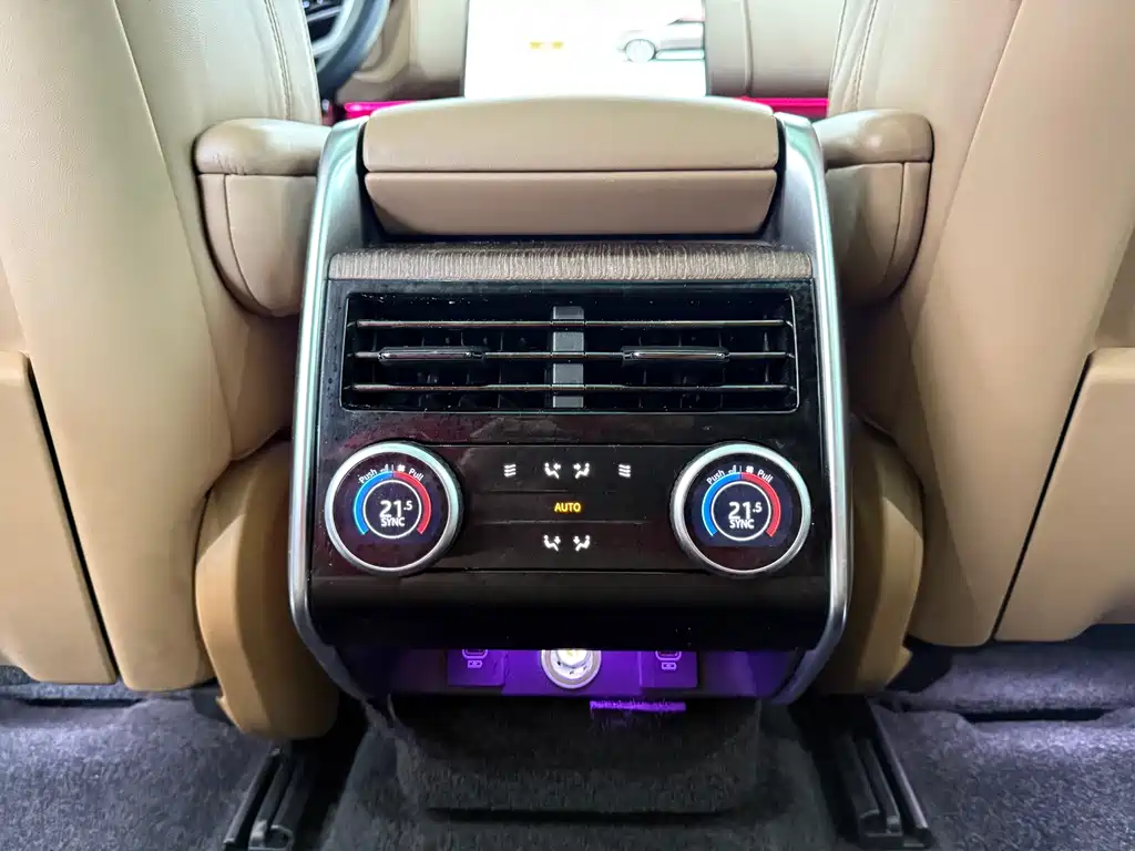 Land Rover Range Rover 2023 — фото 17