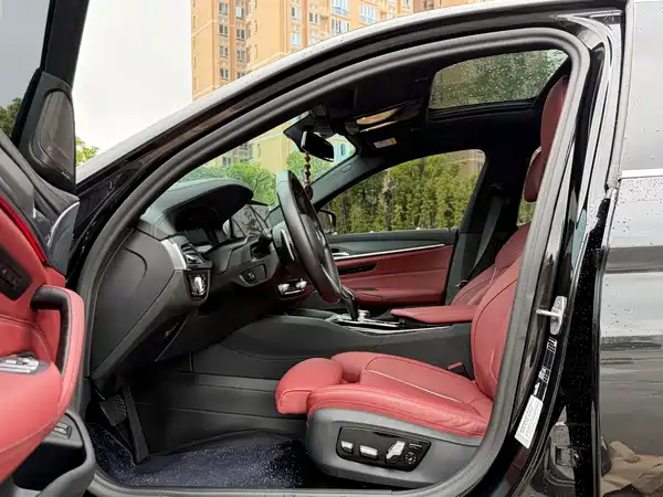 BMW 5 Series 2021