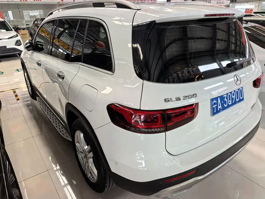 Mercedes-Benz GLB 2021