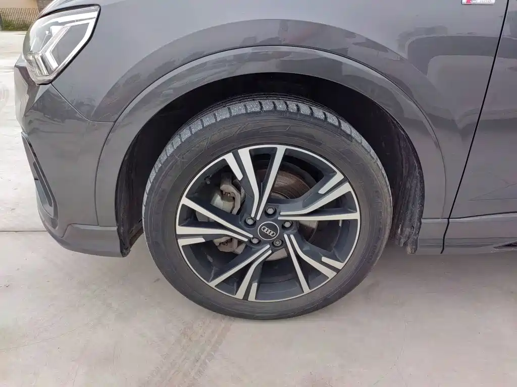 Audi Q3 Sportback 2023 — фото 25