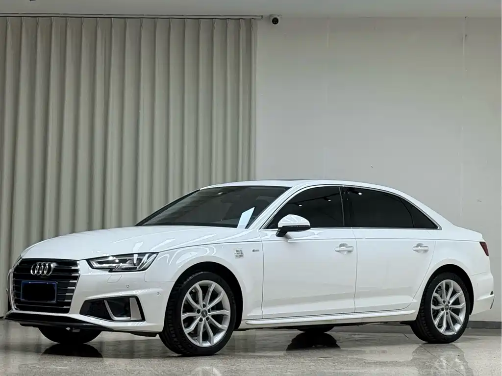 Audi A4L 2020 — фото 1