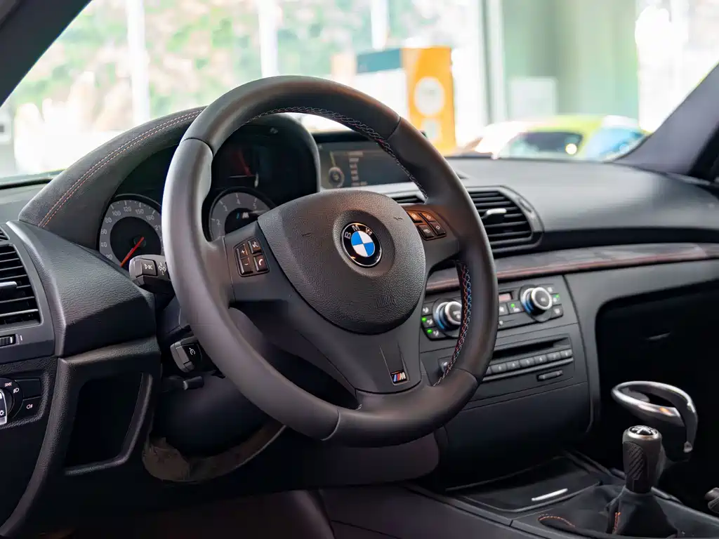 BMW 1 Series M 2013 — фото 3
