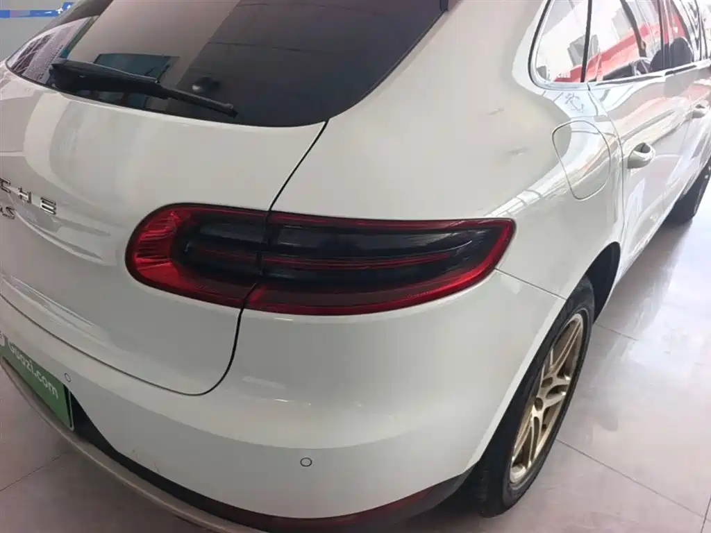 Porsche Macan 2017 — фото 24