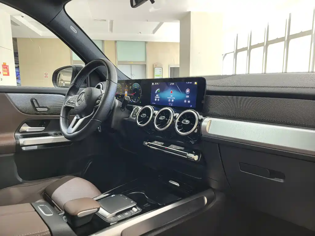 Mercedes-Benz GLB 2023 — фото 13