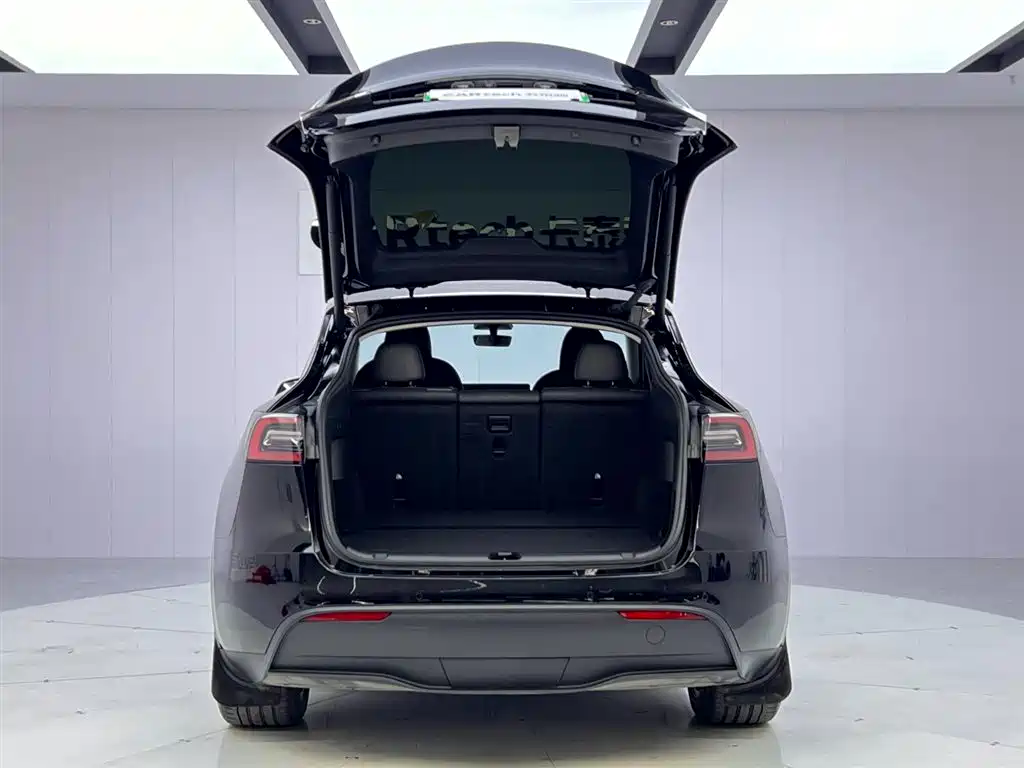 Tesla Model Y 2022 — фото 9