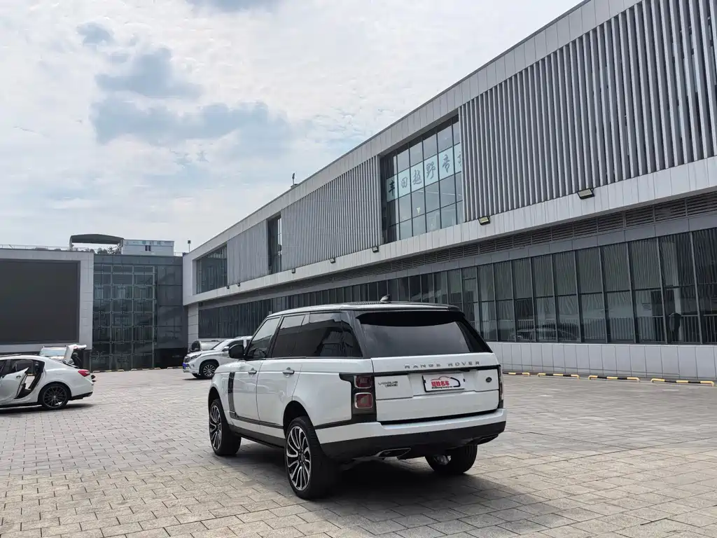 Land Rover Range Rover 2019 — фото 17
