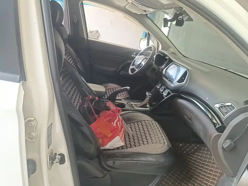 GAC Trumpchi GS4 2015 — фото 25