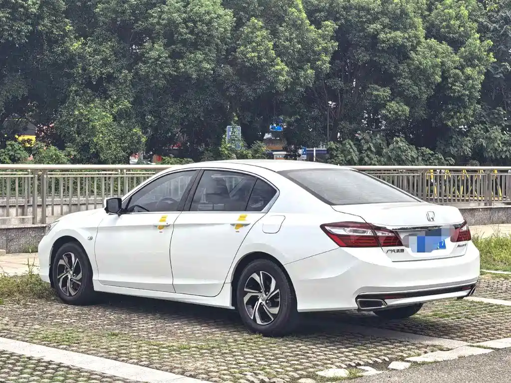 Honda Accord 2018 — фото 7