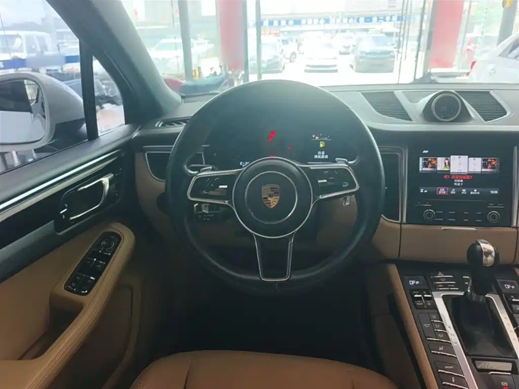 Porsche Macan 2017 — фото 7