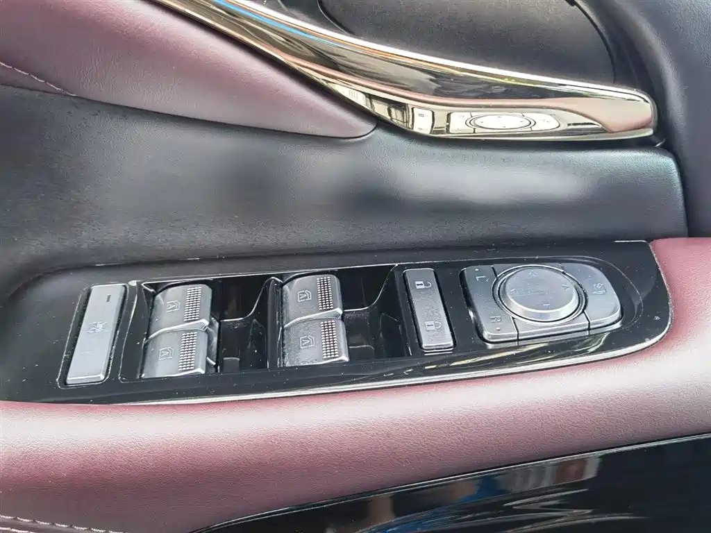 GAC Motor Trumpchi M8 2025 — фото 32