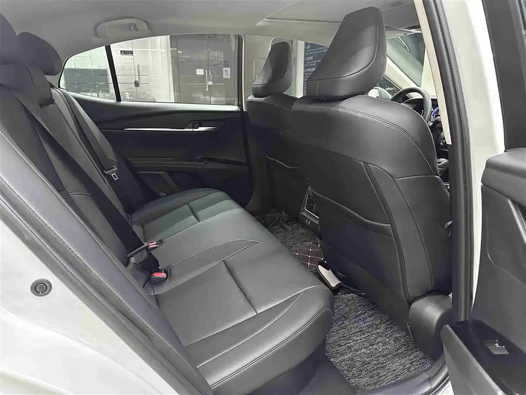 Toyota Camry 2024 — фото 15