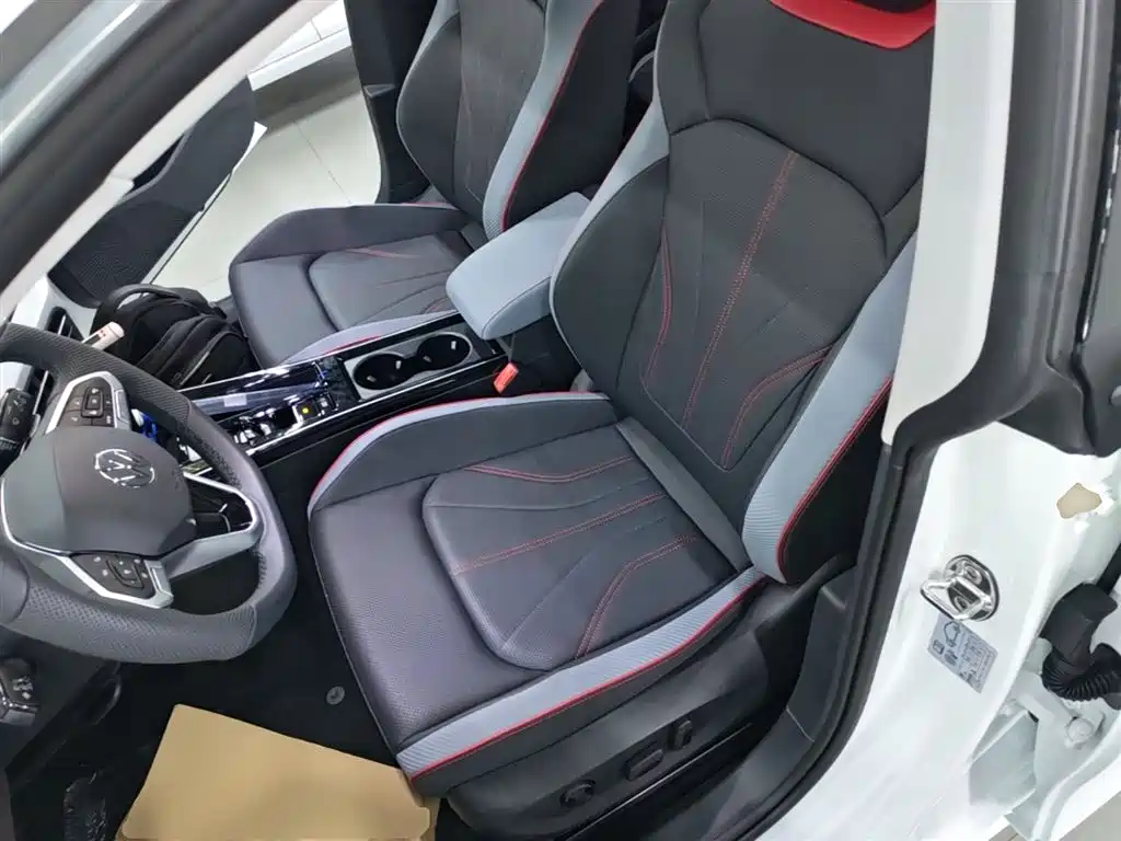 Volkswagen Lamando 2024 — фото 15