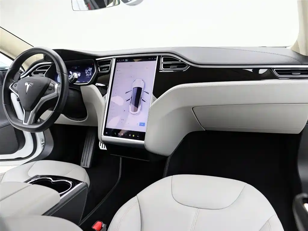 Tesla Model S 2015 — фото 17