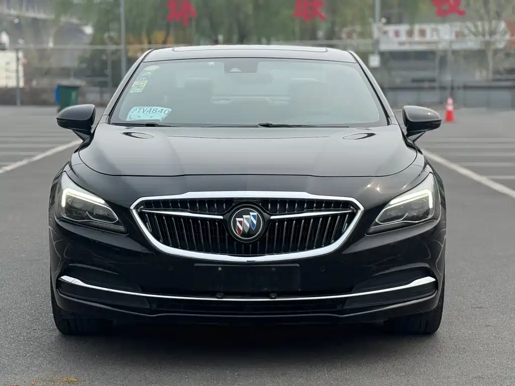 Buick LaCrosse 2017 — фото 2