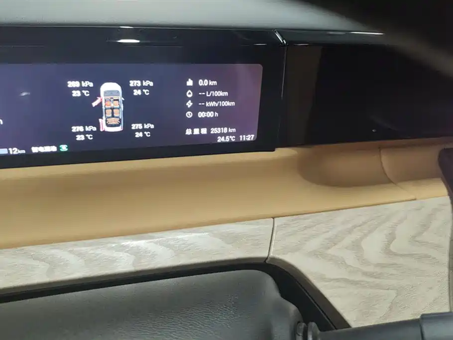 GAC Motor E8 PHEV 2024 — фото 14