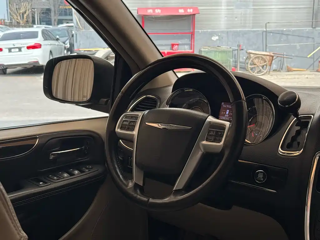 Chrysler Grand Voyager 2014 — фото 20