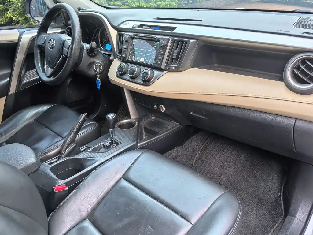Toyota RAV4 2016 — фото 14