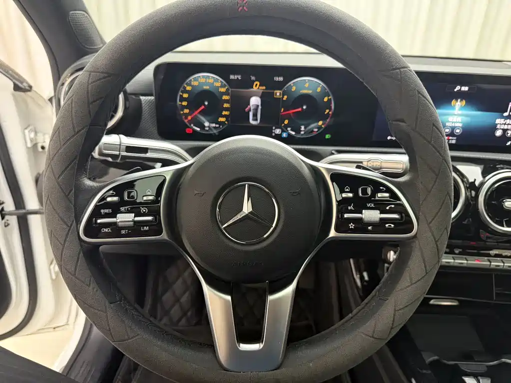 Mercedes-Benz A-Class 2022 — фото 6