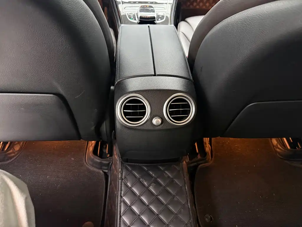 Mercedes-Benz GLC 2018 — фото 18