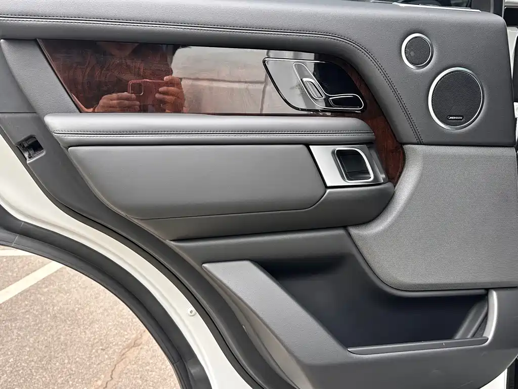 Land Rover Range Rover 2020 — фото 16