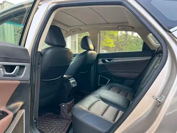 Geely Emgrand GS 2018